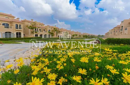 Villa - 3 Bedrooms - 3 Bathrooms for sale in La Vista City - New Capital Compounds - New Capital City - Cairo