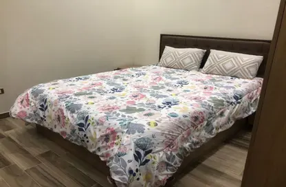 شقة - 3 غرف نوم - 2 حمامات للايجار في ليلة - المستثمرين الشمالية - مدينة القاهرة الجديدة - القاهرة