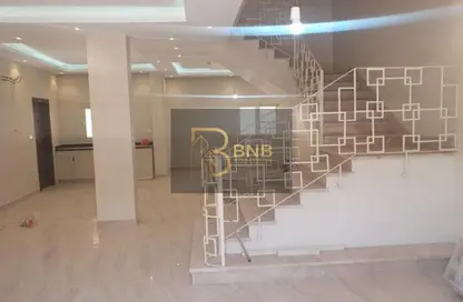 فيلا - 5 غرف نوم - 5 حمامات للايجار في قطامية جاردنز - كمبوندات القطامية - القطامية - مدينة القاهرة الجديدة - القاهرة