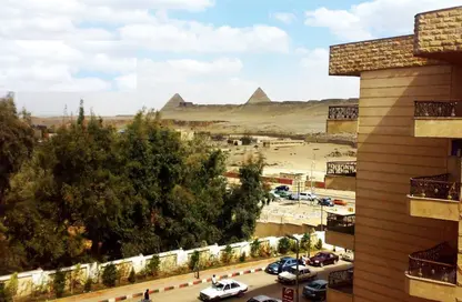 شقة - 3 غرف نوم - 2 حمامات للبيع في البوابة الاولي - خوفو - حدائق الاهرام - الجيزة