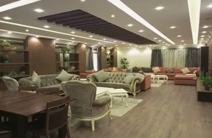 شقة - 3 غرف نوم - 3 حمامات للايجار في شارع شهاب - المهندسين - الجيزة