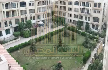 Apartment - 4 Bedrooms - 2 Bathrooms for sale in Zizinia St. - South Investors Area - New Cairo City - Cairo