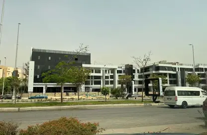 Clinic - Studio - 2 Bathrooms for sale in Central Avenue - 2nd District - Sheikh Zayed City - Giza