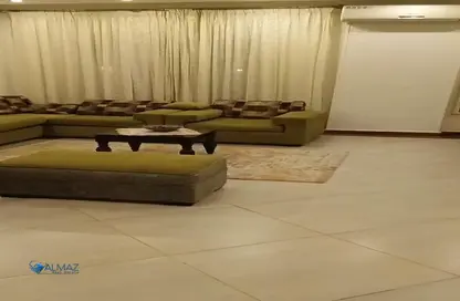 Apartment - 2 Bedrooms - 1 Bathroom for rent in Zizinia St. - South Investors Area - New Cairo City - Cairo