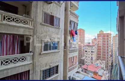 Apartment - 3 Bedrooms - 2 Bathrooms for sale in Ahmed Basha Turk St. - Fleming - Hay Sharq - Alexandria