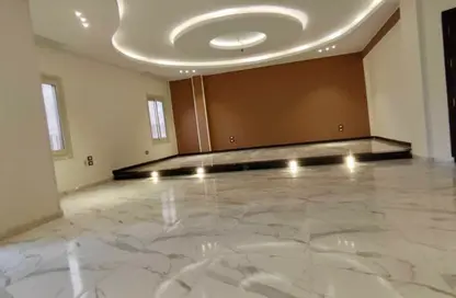 Apartment - 3 Bedrooms - 2 Bathrooms for rent in Mohamed Naguib Axis - Abou El Houl - New Cairo City - Cairo