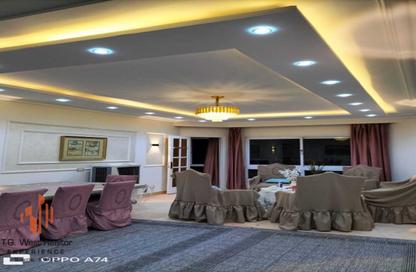 Apartment - 2 Bedrooms - 1 Bathroom for rent in Cornish El Nile St. - Maadi - Hay El Maadi - Cairo