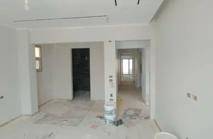 Apartment - 3 Bedrooms - 2 Bathrooms for sale in Stone Residence - 5th Settlement Compounds - The 5th Settlement - New Cairo City - Cairo