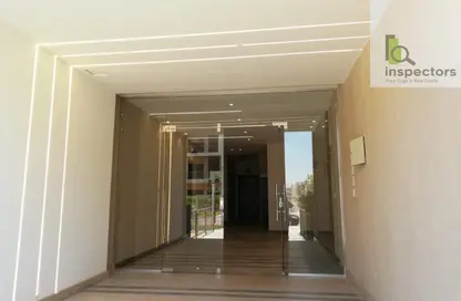 شقة - 3 غرف نوم - 2 حمامات للايجار في مون ريزيدنس - فيفث سكوير - التجمع الخامس - مدينة القاهرة الجديدة - القاهرة