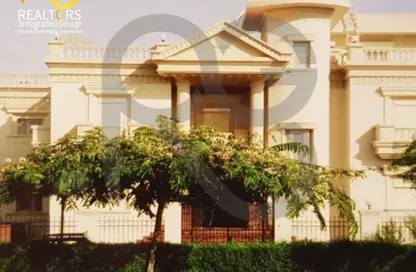 Villa - 7 Bedrooms - 7 Bathrooms for sale in Mena Garden City - Al Motamayez District - 6 October City - Giza