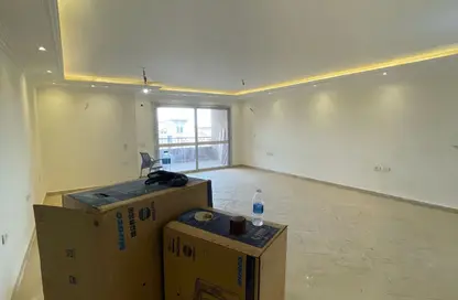 Apartment - 3 Bedrooms - 3 Bathrooms for sale in Zahraa El Maadi - Hay El Maadi - Cairo