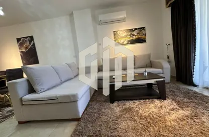 شقة - 3 غرف نوم - 3 حمامات للايجار في مون ريزيدنس - فيفث سكوير - التجمع الخامس - مدينة القاهرة الجديدة - القاهرة