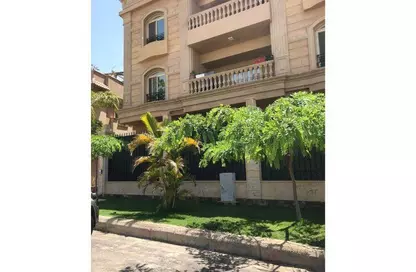 Apartment - 4 Bedrooms - 3 Bathrooms for sale in Ganoob El Acadimia - New Cairo City - Cairo