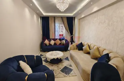 شقة - 3 غرف نوم - 1 حمام للبيع في شارع محمود العيسوي - ميامي - حي اول المنتزة - الاسكندرية