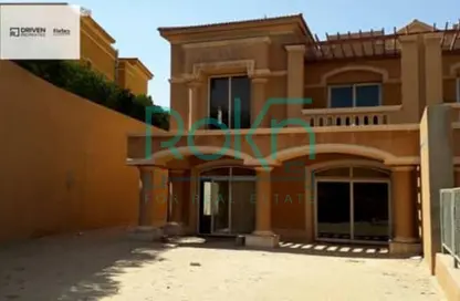 فيلا - 4 غرف نوم - 4 حمامات للبيع في رويال ميدوز - كمبوندات الشيخ زايد - الشيخ زايد - الجيزة
