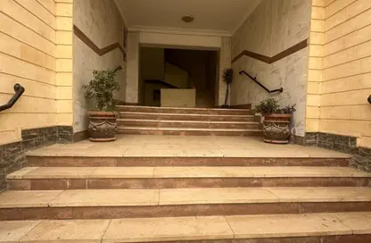 Apartment - 3 Bedrooms - 3 Bathrooms for sale in 10th District - Sheikh Zayed City - Giza