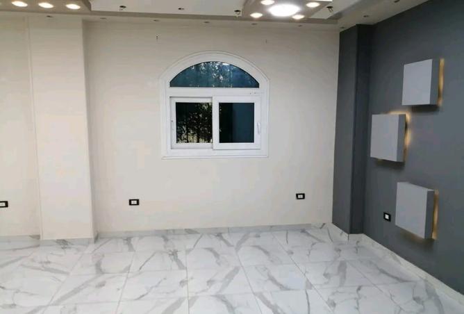 8183018 - Property Image 2