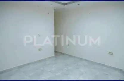 Apartment - 3 Bedrooms - 2 Bathrooms for rent in Tout Ankh Amoun St. - Smouha - Hay Sharq - Alexandria