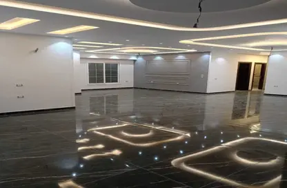 شقة - 3 غرف نوم - 3 حمامات للايجار في غرب الجولف - كمبوندات القطامية - القطامية - مدينة القاهرة الجديدة - القاهرة