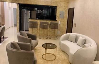 شقة - 2 غرف نوم - 2 حمامات للايجار في عمارات البنفسج - البنفسج - مدينة القاهرة الجديدة - القاهرة