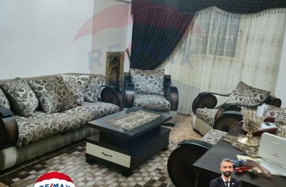 Apartment - 3 Bedrooms - 1 Bathroom for sale in Zezenia - Hay Sharq - Alexandria