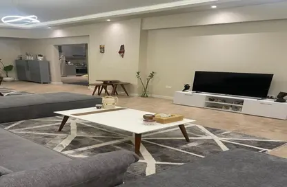 شقة - 3 غرف نوم - 2 حمامات للبيع في حى اسكان الجامعه الامريكية - كمبوندات التجمع الخامس - التجمع الخامس - مدينة القاهرة الجديدة - القاهرة