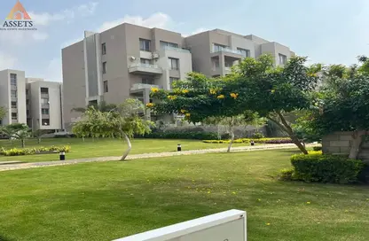 شقة - 2 غرف نوم - 2 حمامات للبيع في فيلدج جيت - المستثمرين الجنوبية - مدينة القاهرة الجديدة - القاهرة