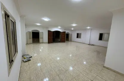 Apartment - 3 Bedrooms - 2 Bathrooms for sale in Al Khamayel city - Sheikh Zayed Compounds - Sheikh Zayed City - Giza