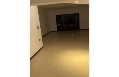 Apartment - 2 Bedrooms - 1 Bathroom for rent in Gesr Al Suez St. - Roxy - Heliopolis - Masr El Gedida - Cairo