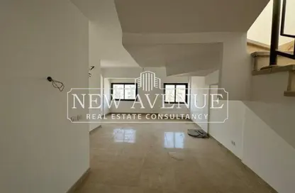 Penthouse - 3 Bedrooms - 3 Bathrooms for sale in Villa Square - Fifth Square - The 5th Settlement - New Cairo City - Cairo Penthouse - 3 Bedrooms - 3 Bathrooms for sale in Villa Square - Fifth Square - The 5th Settlement - New Cairo City - Cairo