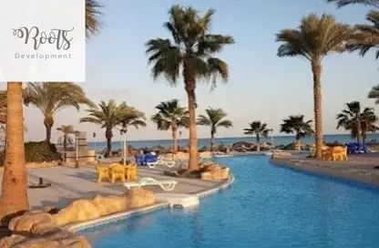 Chalet - 2 Bedrooms - 2 Bathrooms for sale in Lasirena Palm Beach - Al Ain Al Sokhna - Suez