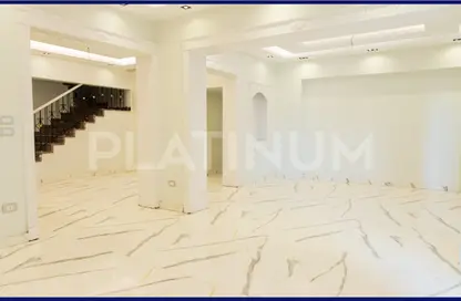 Duplex - 6 Bedrooms - 6 Bathrooms for sale in Stanley Bridge - Stanley - Hay Sharq - Alexandria