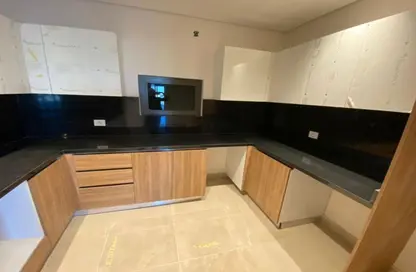 Apartment - 2 Bedrooms - 3 Bathrooms for sale in Park Side Residence - Zed Towers - Sheikh Zayed Compounds - Sheikh Zayed City - Giza