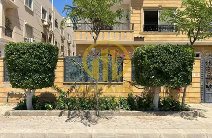 Apartment - 3 Bedrooms - 2 Bathrooms for sale in Al Imam Abu Hanifa Al Noaman St. - 6th District - Obour City - Qalyubia