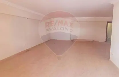 Apartment - 3 Bedrooms - 2 Bathrooms for rent in Grand View - Smouha - Hay Sharq - Alexandria