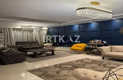 Apartment - 3 Bedrooms - 3 Bathrooms for sale in Stone Residence - 5th Settlement Compounds - The 5th Settlement - New Cairo City - Cairo