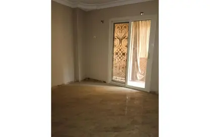 شقة - 3 غرف نوم - 2 حمامات للايجار في المستثمر الصغير - الحي العاشر - الشيخ زايد - الجيزة