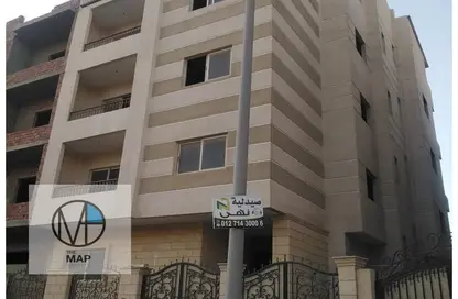 بناية كاملة - استوديو - 8 حمامات للبيع في شارع الجزيرة - المستثمرين الجنوبية - مدينة القاهرة الجديدة - القاهرة