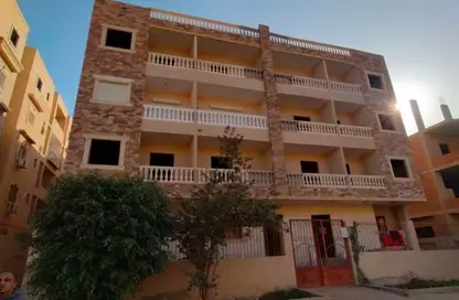 شقة - 3 غرف نوم - 1 حمام للبيع في المجاورة الرابعة - المنطقة الرابعة - مدينة الشروق - القاهرة