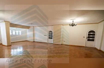 Apartment - 4 Bedrooms - 3 Bathrooms for rent in Khalil Mutran St. - Saba Basha - Hay Sharq - Alexandria
