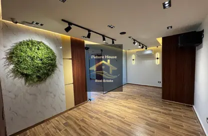 Office Space - Studio - 2 Bathrooms for rent in Rayhanah Plaza - Zahraa El Maadi - Hay El Maadi - Cairo