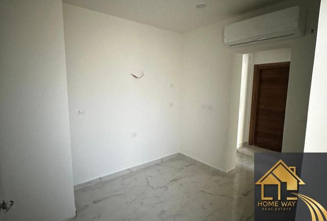 8145886 - Property Image 3