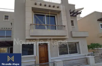 فيلا - 5 غرف نوم - 6 حمامات للبيع في نيو جيزة - طريق مصر اسكندرية الصحراوي - مدينة 6 أكتوبر - الجيزة