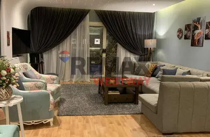 شقة - 3 غرف نوم - 2 حمامات للبيع في زايد 2000 - الحي الرابع - الشيخ زايد - الجيزة