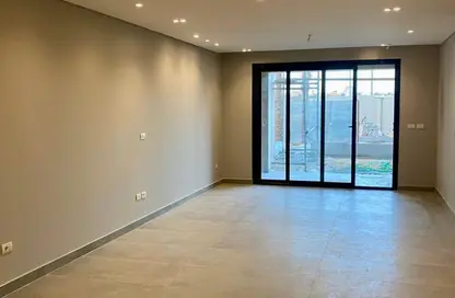 Townhouse - 4 Bedrooms - 4 Bathrooms for sale in Village West - Sheikh Zayed Compounds - Sheikh Zayed City - Giza