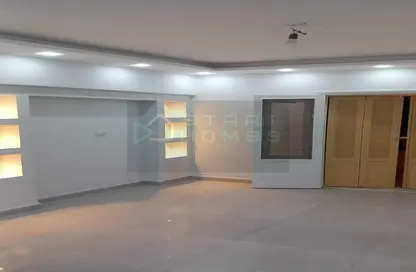 Apartment - 3 Bedrooms - 2 Bathrooms for sale in 1st District - Sheikh Zayed City - Giza