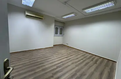 Office Space - Studio - 6 Bathrooms for rent in Degla Square - Degla - Hay El Maadi - Cairo