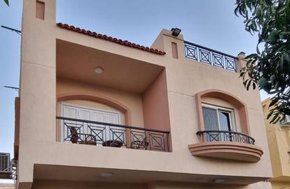 منزل مزدوج - 4 غرف نوم - 4 حمامات للبيع في حدائق المهندسين - الحي الرابع - الشيخ زايد - الجيزة