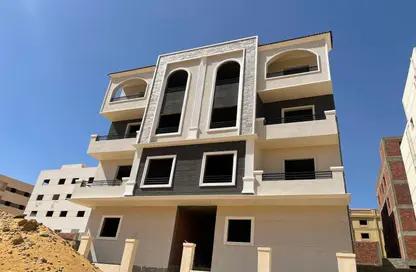 Apartment - 4 Bedrooms - 3 Bathrooms for sale in New Narges - New Cairo City - Cairo