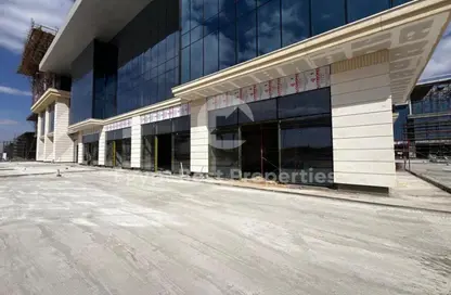 محل تجاري - استوديو - 3 حمامات للبيع في جولدن جيت - شارع التسعين الجنوبي - التجمع الخامس - مدينة القاهرة الجديدة - القاهرة